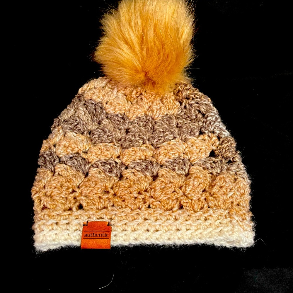 Slouch beanie w/ fur Pom